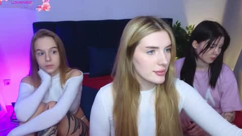 Snapshot of nanami_v02 chatting on 03/04/25, 02:10 Maeve online show from 03/04/25, 02:10