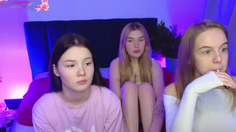 Snapshot of nanami_v02 chatting on 03/04/25, 05:13 Maeve online show from 03/04/25, 05:13