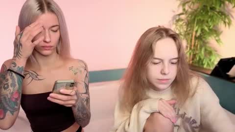 Snapshot of nanami_v02 chatting on 10/06/25, 08:56 Maeve online show from 10/06/25, 08:56