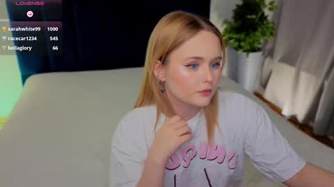 Snapshot of nanami_v02 chatting on 10/10/25, 08:41 Maeve online show from 10/10/25, 08:41