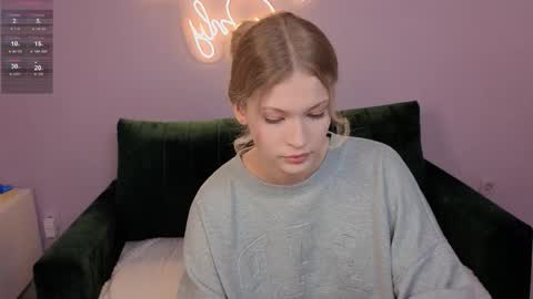 Snapshot of nanami_v02 chatting on 11/02/25, 02:41 Maeve online show from 11/02/25, 02:41