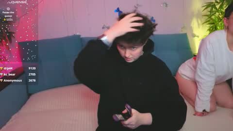 Snapshot of nanami_v02 chatting on 12/15/25, 02:32 Maeve online show from 12/15/25, 02:32