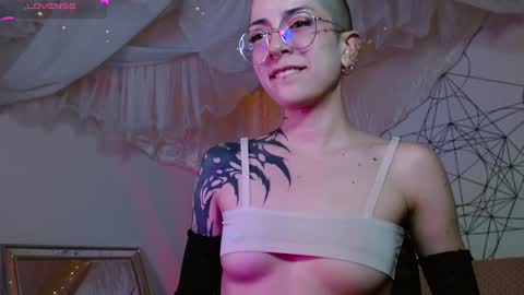 Snapshot of nanaxnana chatting on 02/13/25, 07:13 Alma Maria online show from 02/13/25, 07:13