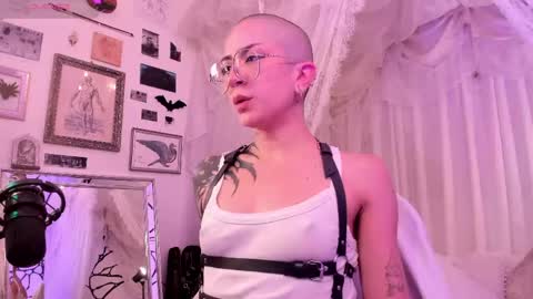 Snapshot of nanaxnana chatting on 05/15/26, 07:04 Alma Maria online show from 05/15/26, 07:04