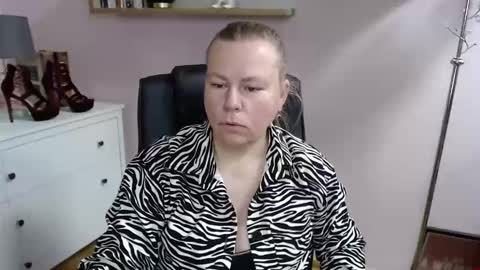 Snapshot of nancy_sugar chatting on 02/18/25, 11:55 Nancy online show from 02/18/25, 11:55