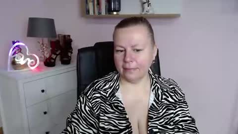 Snapshot of nancy_sugar chatting on 02/21/25, 07:45 Nancy online show from 02/21/25, 07:45