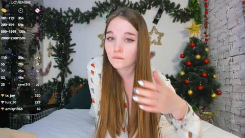 Snapshot of nancycaseys chatting on 01/22/25, 11:12 Luna online show from 01/22/25, 11:12