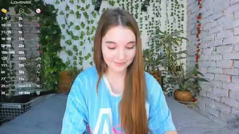 Snapshot of nancycaseys chatting on 02/19/25, 09:28 Luna online show from 02/19/25, 09:28