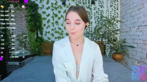 Snapshot of nancycaseys chatting on 03/03/25, 09:11 Luna online show from 03/03/25, 09:11