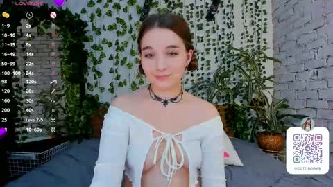 Snapshot of nancycaseys chatting on 03/10/25, 03:20 Luna online show from 03/10/25, 03:20