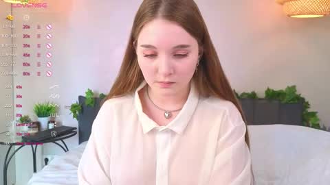Snapshot of nancycaseys chatting on 09/22/25, 05:09 Luna online show from 09/22/25, 05:09