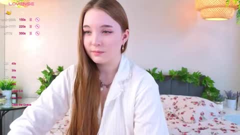 Snapshot of nancycaseys chatting on 10/11/25, 05:50 Luna online show from 10/11/25, 05:50