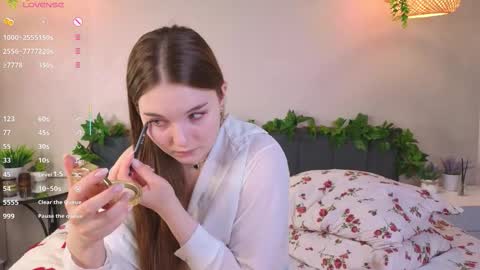 Luna online show from 11/10/25, 05:06