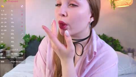 Luna online show from 11/22/25, 05:28