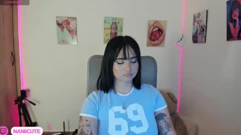 Snapshot of naniicute chatting on 02/19/25, 04:01 ELLA online show from 02/19/25, 04:01