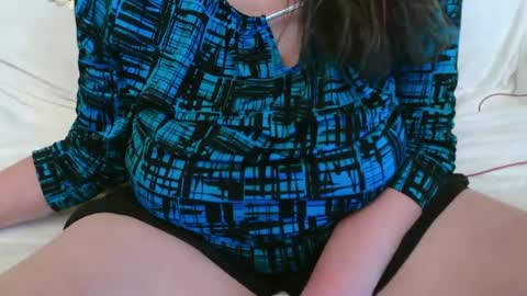 Snapshot of nannabaldur chatting on 02/12/25, 12:05 Nanna Baldur online show from 02/12/25, 12:05