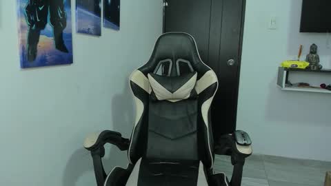 Snapshot of naomi_berckley chatting on 10/14/25, 04:02 naomi_berckley online show from 10/14/25, 04:02