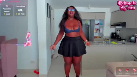 Snapshot of naomi_kiing chatting on 01/14/26, 07:41 Nathalia King online show from 01/14/26, 07:41