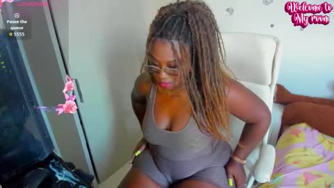 Snapshot of naomi_kiing chatting on 02/18/26, 10:28 Nathalia King online show from 02/18/26, 10:28