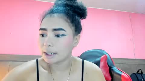 Snapshot of naomi_moon_ chatting on 07/11/26, 07:27 Naomi Moon online show from 07/11/26, 07:27