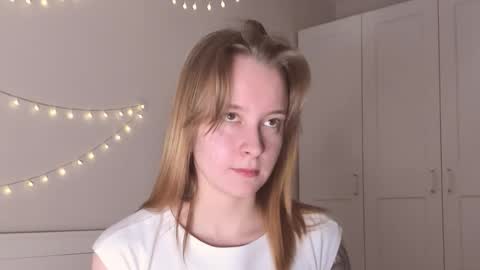 Snapshot of naomi_oops chatting on 01/05/26, 06:44 Naomi online show from 01/05/26, 06:44