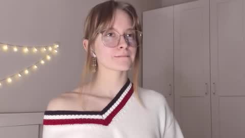 Snapshot of naomi_oops chatting on 02/06/26, 07:39 Naomi online show from 02/06/26, 07:39