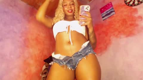 Snapshot of naomi_rider77 chatting on 06/14/26, 12:41 mara Jos online show from 06/14/26, 12:41