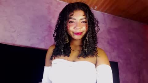 Snapshot of naomi_rider77 chatting on 06/22/26, 08:33 mara Jos online show from 06/22/26, 08:33