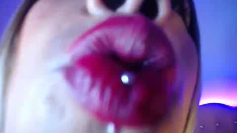 naomi_shayk online show from 06/05/26, 06:57