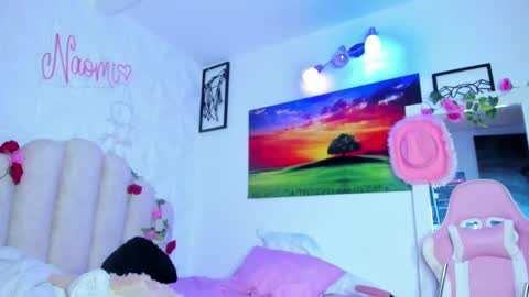 Snapshot of naomiasha_ chatting on 01/22/25, 06:31 online show from 01/22/25, 06:31