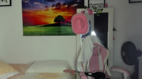 Snapshot of naomiasha_ chatting on 01/26/25, 06:16 online show from 01/26/25, 06:16