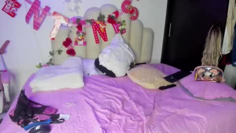 Snapshot of naomiasha_ chatting on 02/06/25, 06:56 online show from 02/06/25, 06:56
