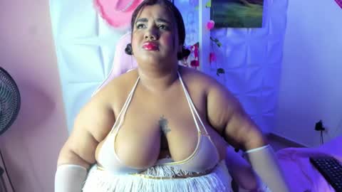 Snapshot of naomiasha_ chatting on 02/13/25, 08:24 online show from 02/13/25, 08:24