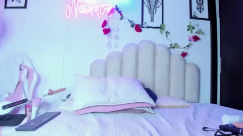 Snapshot of naomiasha_ chatting on 03/04/25, 03:55 online show from 03/04/25, 03:55