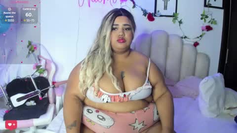 Snapshot of naomiasha_ chatting on 03/05/25, 11:27 online show from 03/05/25, 11:27