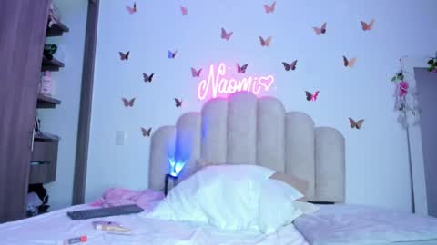 Snapshot of naomiasha_ chatting on 09/16/25, 11:50 online show from 09/16/25, 11:50