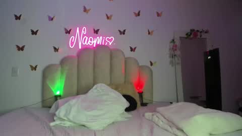 Snapshot of naomiasha_ chatting on 09/27/25, 01:54 online show from 09/27/25, 01:54