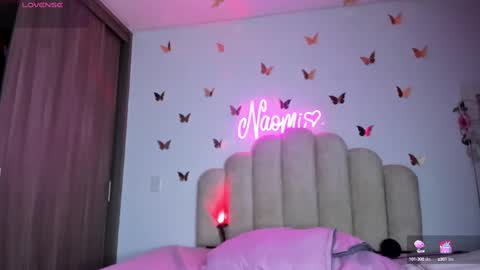 Snapshot of naomiasha_ chatting on 10/07/25, 12:08 online show from 10/07/25, 12:08