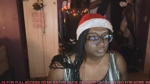 Naomi online show from 12/17/25, 01:11