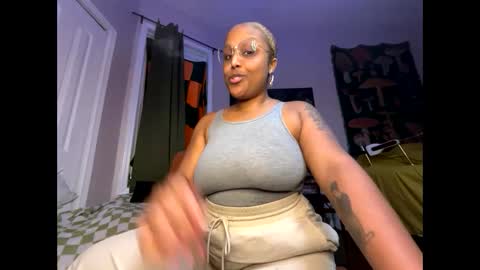 Snapshot of naomigiirl6 chatting on 12/30/24, 04:08 Naomigiirl6 online show from 12/30/24, 04:08