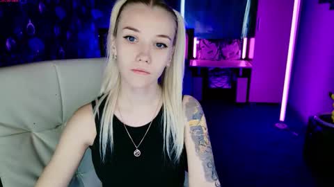 naomihita online show from 11/08/25, 11:10