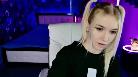 naomihita online show from 12/21/25, 09:16