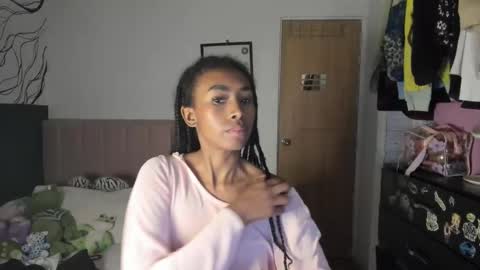 Naomii online show from 02/09/25, 06:54