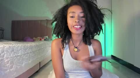 Naomii online show from 10/03/25, 01:24