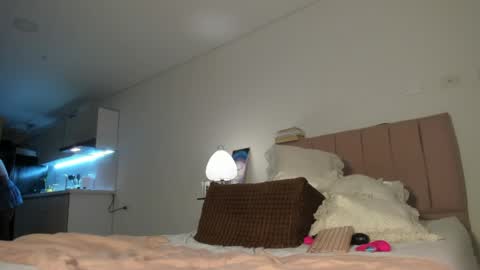 Naomii online show from 06/04/26, 02:17