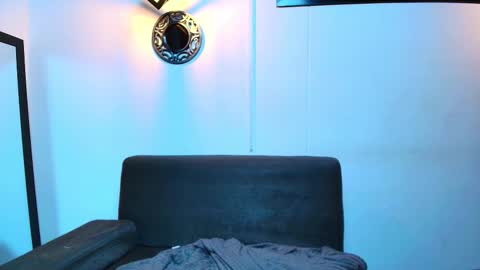 Naomi Campbel online show from 10/20/25, 02:34