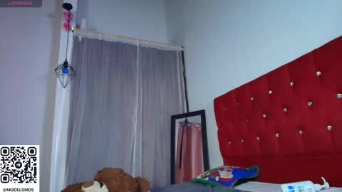 Naomi Campbel online show from 12/04/25, 09:12