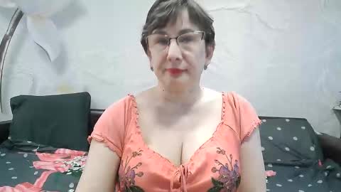 Snapshot of naomimolligan chatting on 04/17/26, 11:46 naomimolligan online show from 04/17/26, 11:46