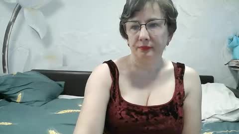 Snapshot of naomimolligan chatting on 05/18/26, 12:33 naomimolligan online show from 05/18/26, 12:33
