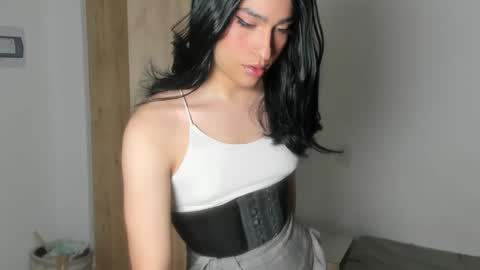 Snapshot of naomimoore chatting on 02/27/26, 10:10 Naomi Moore online show from 02/27/26, 10:10